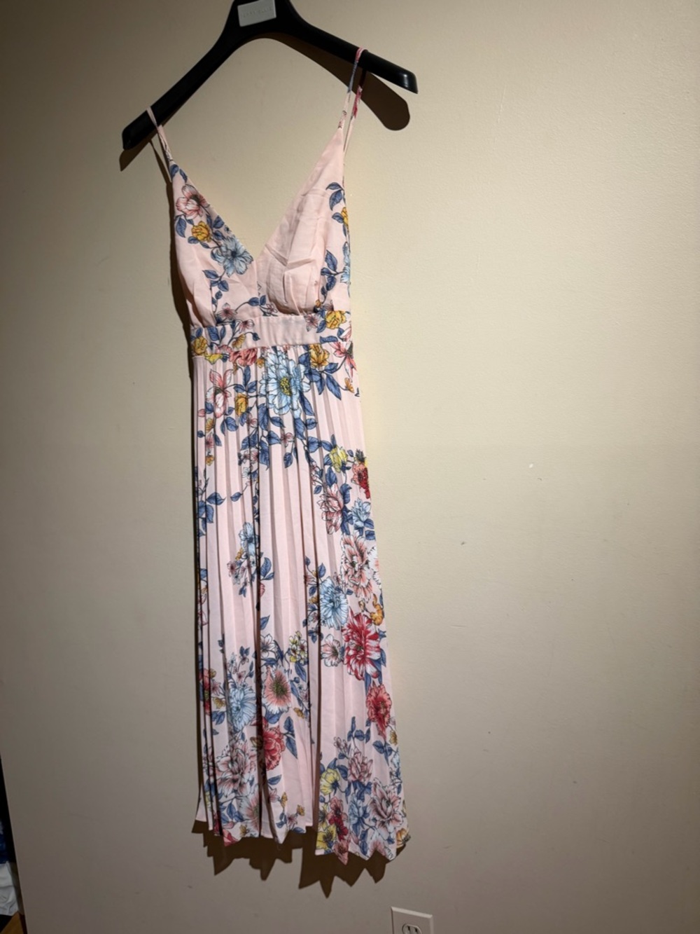 Pink Floral Maxi Dress with V-Neck - Picture 8 of 10